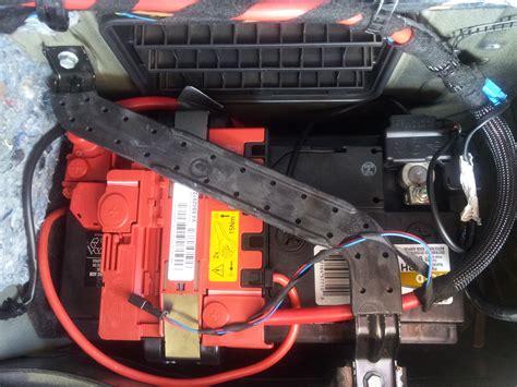 2006 bmw 325i battery power distribution box diagram|BMW battery power box.